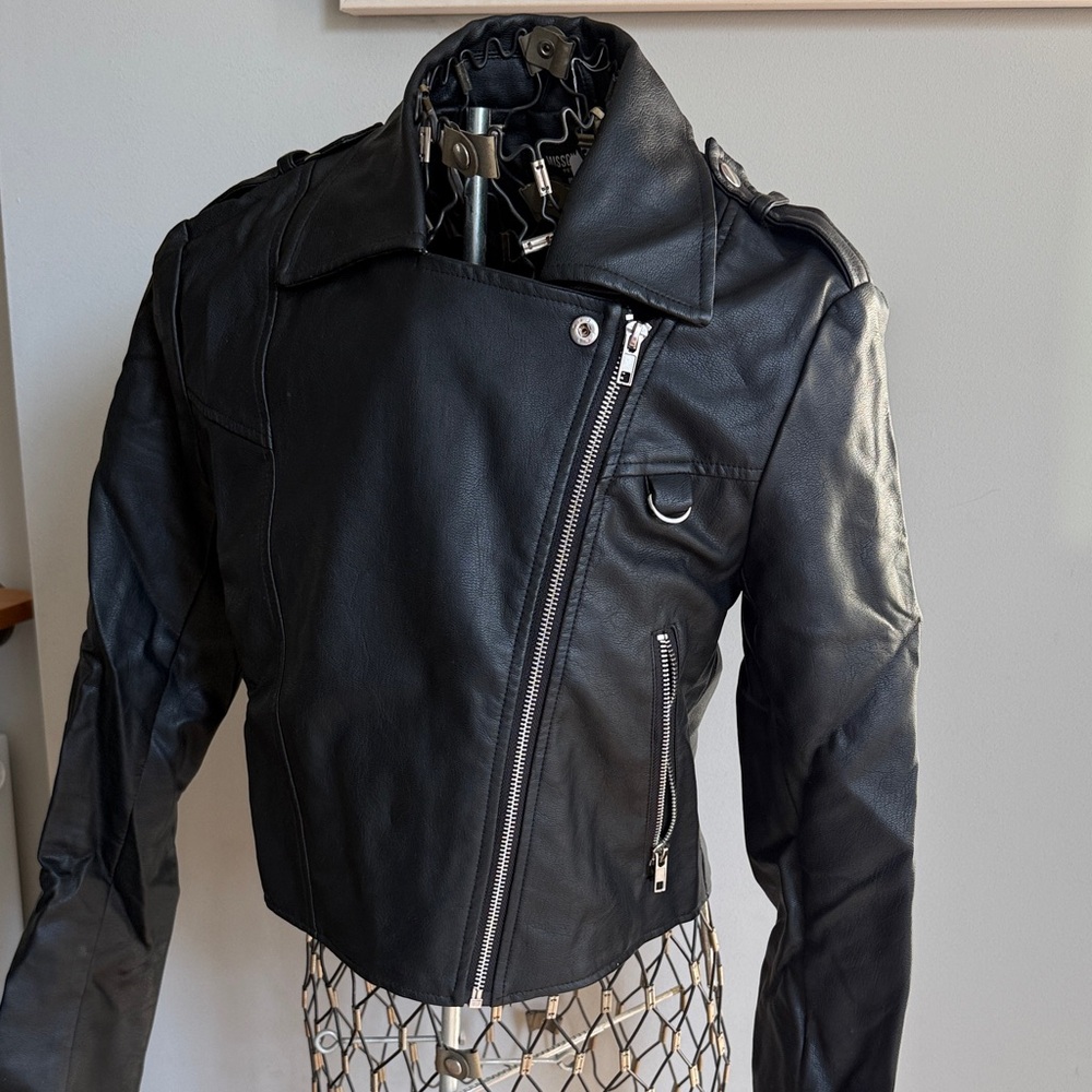 Missguided + Black Crop Biker Jacket